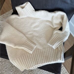 Oversized Sweater- HM